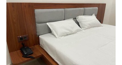 Hotel HimNivasa Room Type - Airy Luxury Room with Panoramic Valley Vista