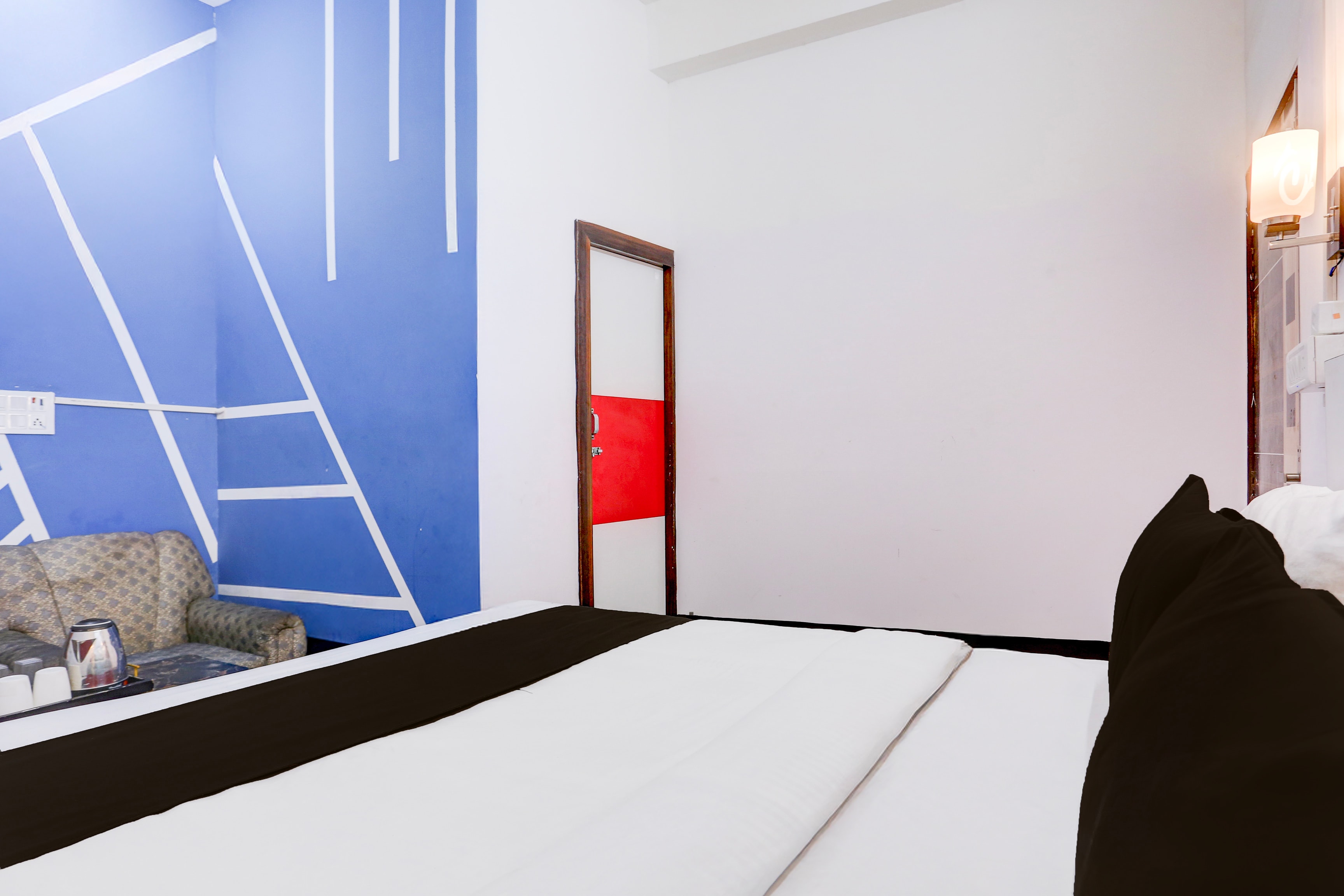 Hotel O Golden in Residency - Tap to explore photos