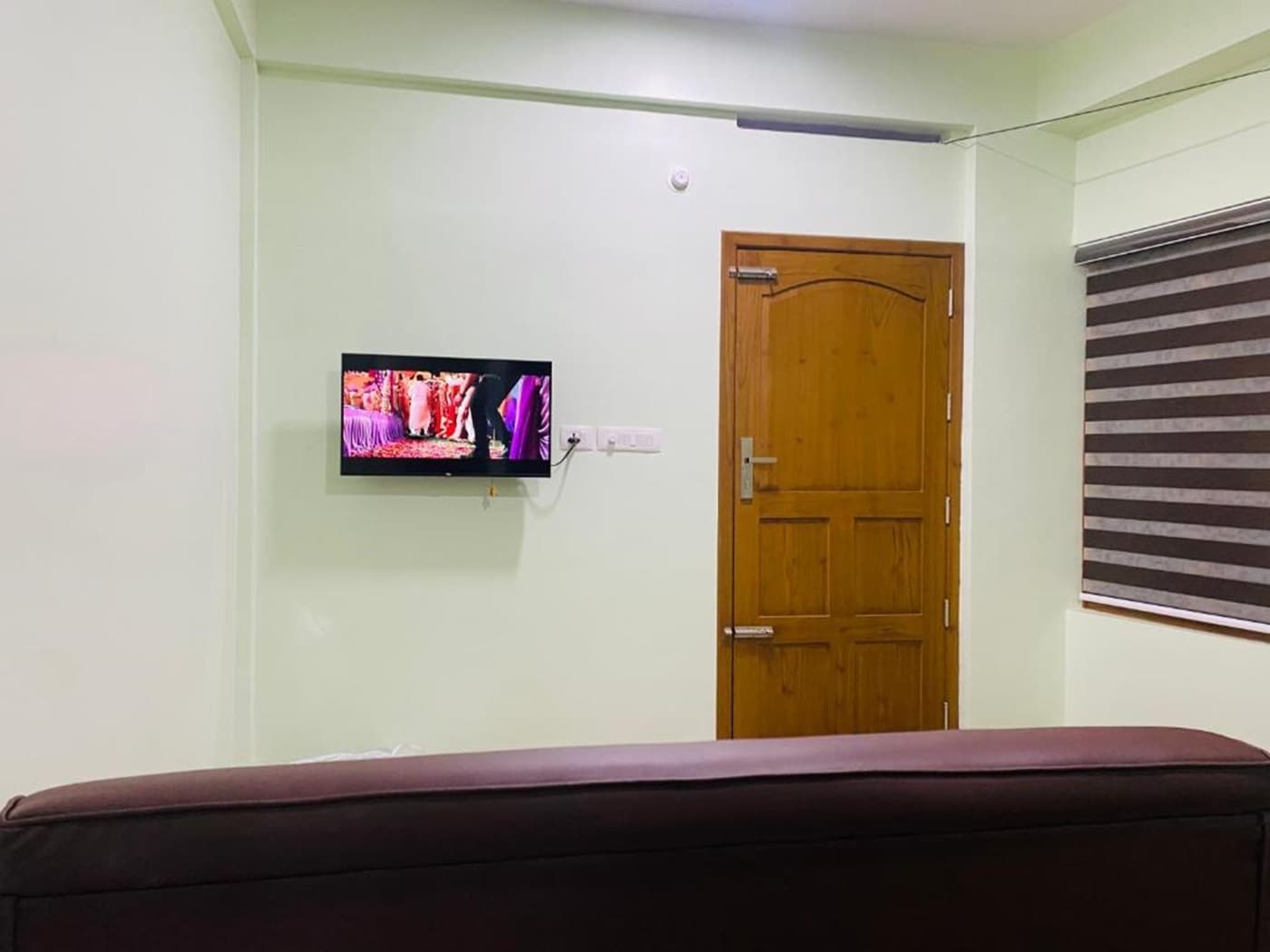 AL-Kabeer Budget AC Rooms - Tap to explore photos