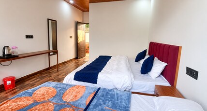 River Valley Resort Room Type - Deluxe Room with Balcony and Mountain View