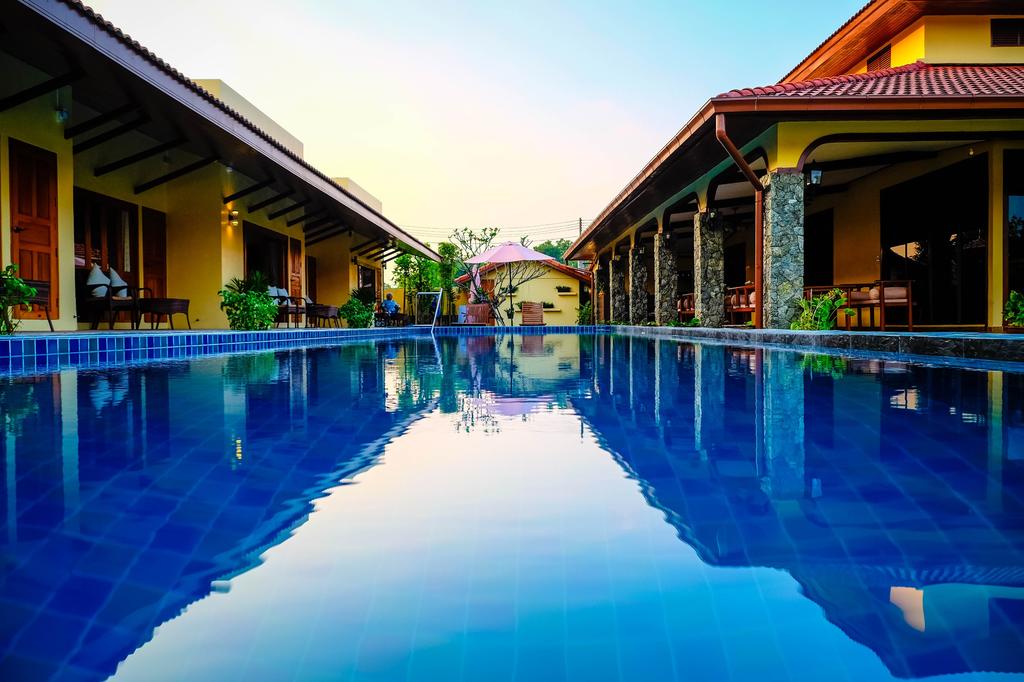 Taratai Villa Guest House - Tap to explore photos