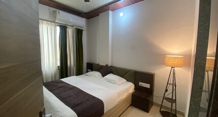 Shri Hanuman Hotel and Restaurant Room Type - Bedroom 8