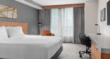 Hilton Garden Inn Toronto Airport Room Type - 1 KING BED