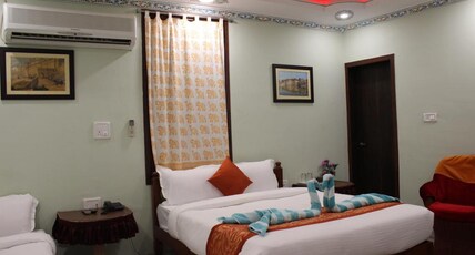 Hotel Yaduraj Room Type - SUPER DELUXE ROOM