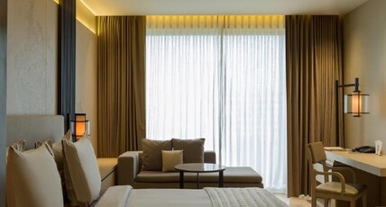Roseate House New Delhi Room Type - Deluxe Room with Bathtub