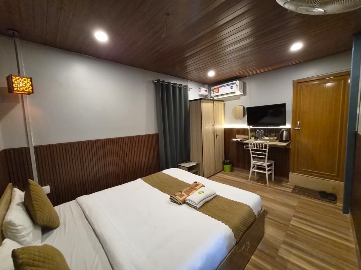Hotel Pohor Regency -10 minutes travel to Kamakhya Temple - Tap to explore photos