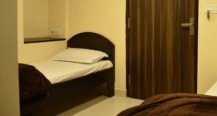 Bindra Paradise (800 meter from Golden Temple) Room Type - Deluxe AC Twin Bed Room