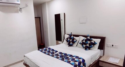 Hotel Mansarovar Vadodara Room Type - Deluxe AC