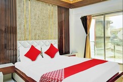 Om Shanti Guest House - Near Ruby General Hospital & Science City