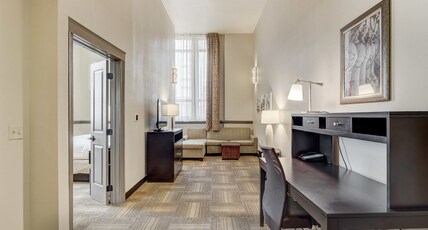 Staybridge Suites BALTIMORE - INNER HARBOR, an IHG hotel Room Type - 2 Queen 1 Bedroom Suite Sofa Bed
