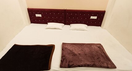 Hotel Mahakal Naman Palace Room Type - Double Bed Room
