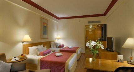 Vivanta Vadodara  Room Type - Superior Room City View Twin Bed
