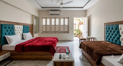 Shri Hari Lodge - 10 mins walking to Shri Ram Mandir & Hanuman Garhi Room Type - Suite Room