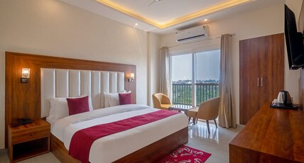 HOTEL RAH INN Room Type - Deluxe King Bed Room