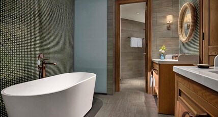 M Room Type - Admiral Suite with Ocean Front Seaview