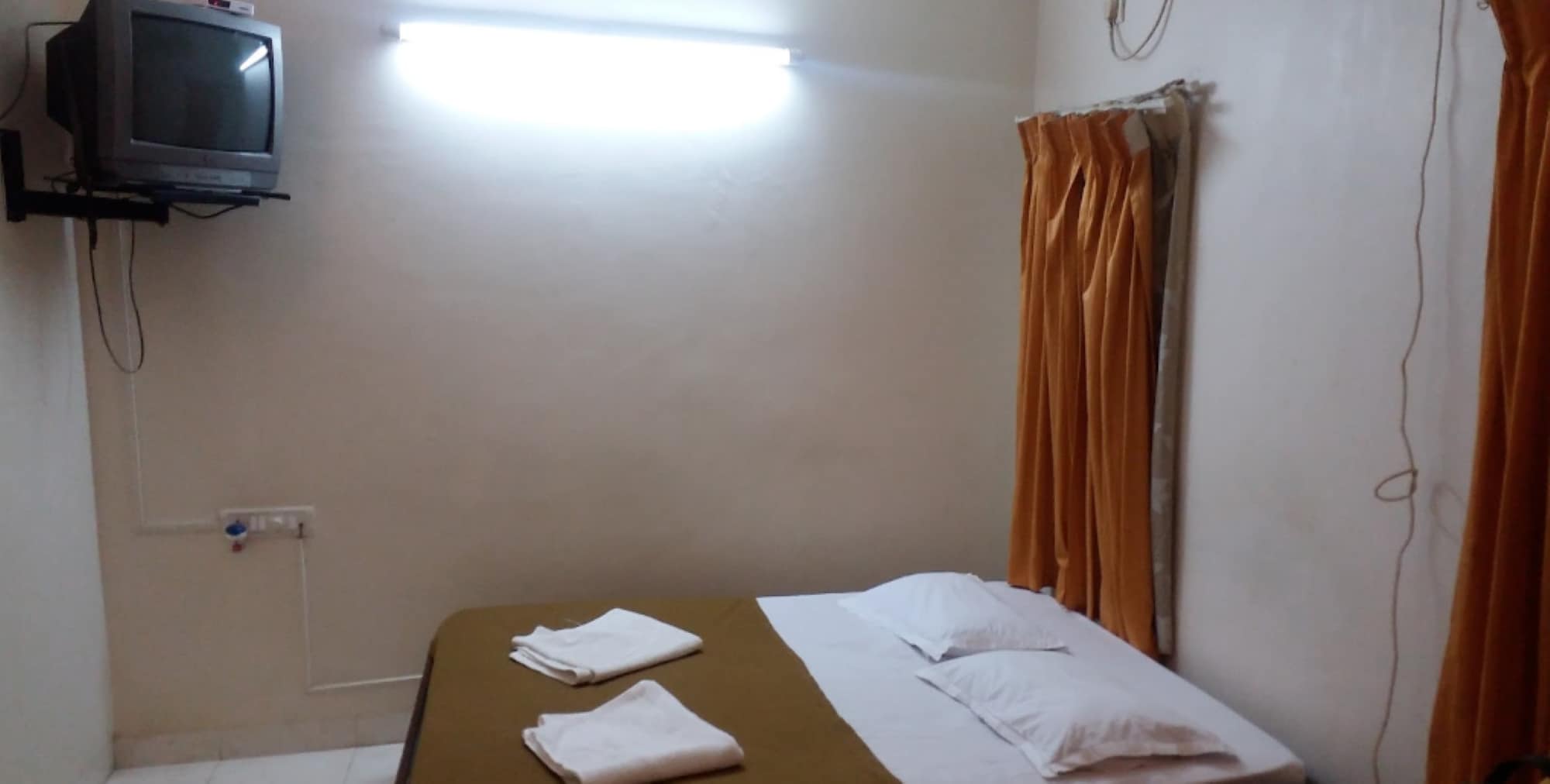 Hotel Mandhar Regency - Tap to explore photos