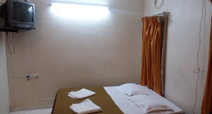 Hotel Mandhar Regency Room Type - Super Deluxe AC Room 