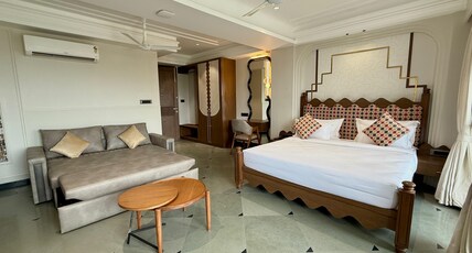 The Luxury Tiger Room Type - Luxury Lake view Suite with balcony