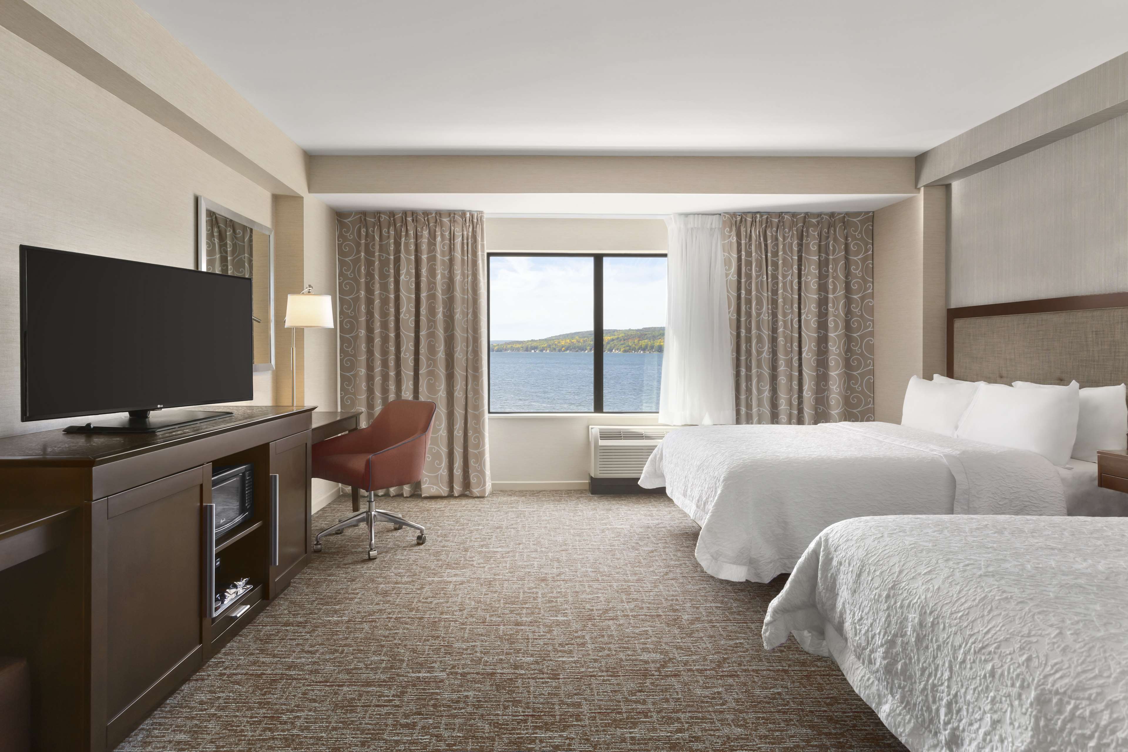 Hampton Inn by Hilton Penn Yan - Tap to explore photos