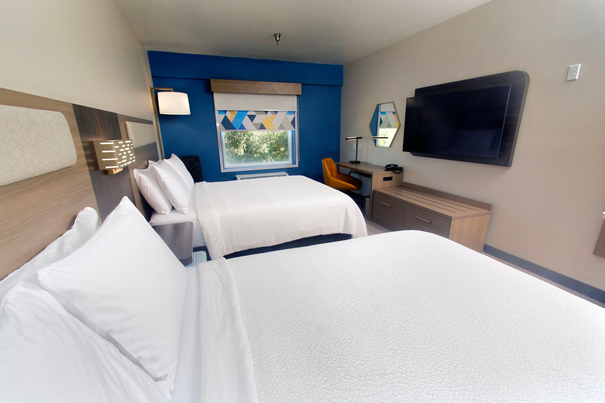 Holiday Inn Express Hotel & Suites Cocoa - Tap to explore photos