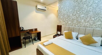 Hotel Deep Palace Room Type - Deluxe Room