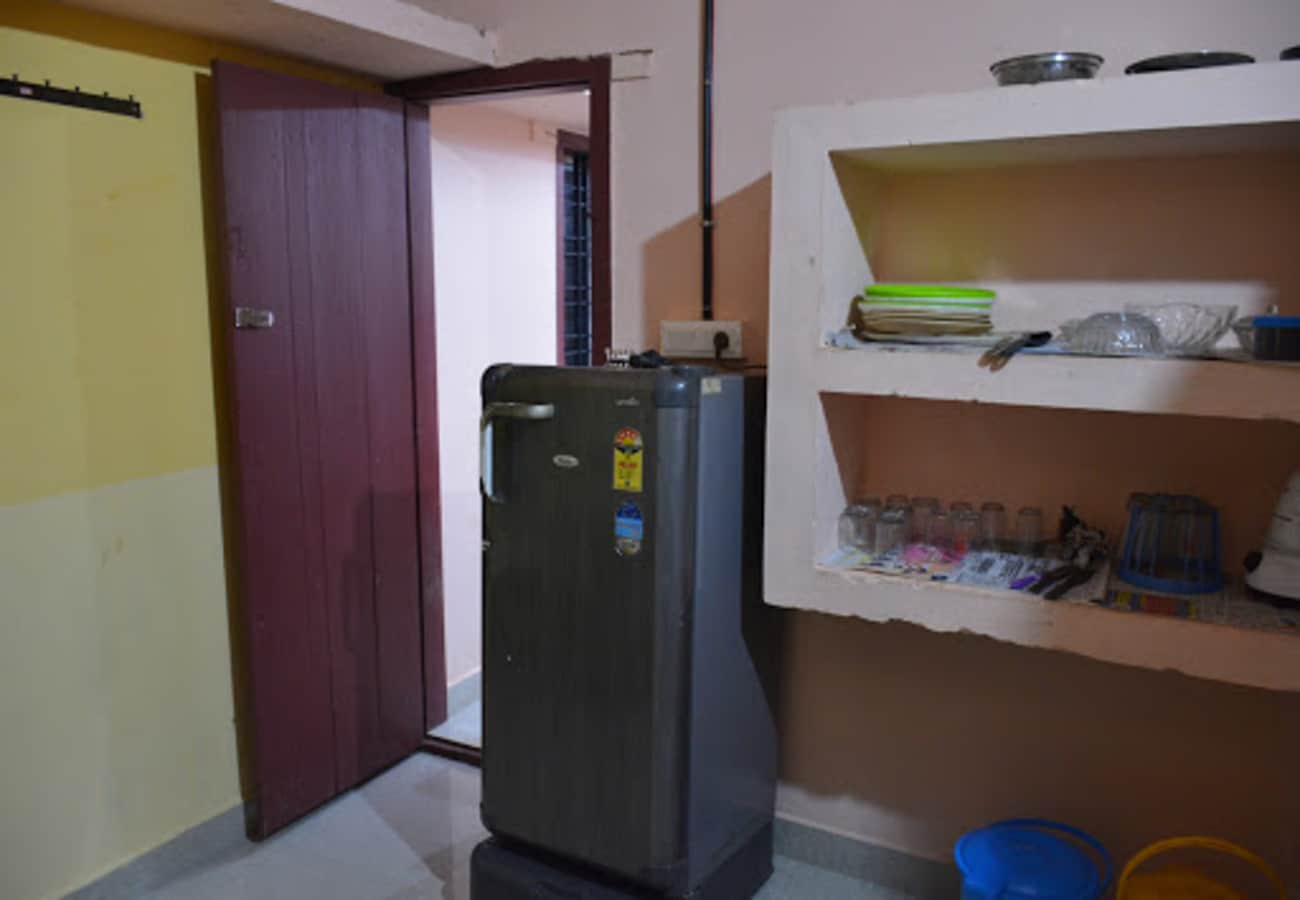 Charly's Cottage - Tap to explore photos