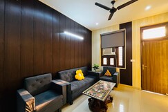 Oakera - Premium Forest Theme Stay