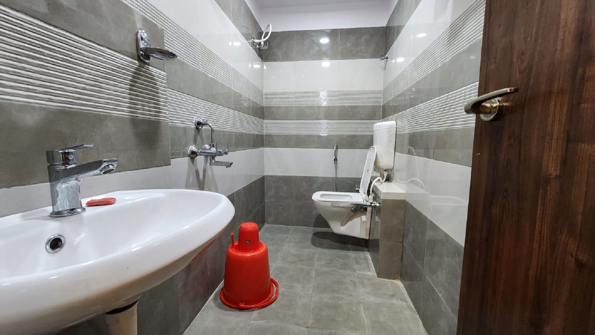 HOTEL BHAGWAN RAMESHWARAM - Tap to explore photos