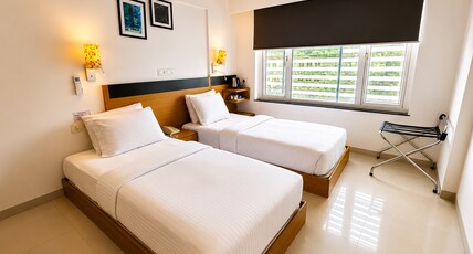 Hi 5 Hotel & Experience Room Type - Standard Twin Bed Room