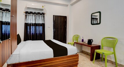 Spot on HAPPY STAY GUEST HOUSE Room Type - Classic
