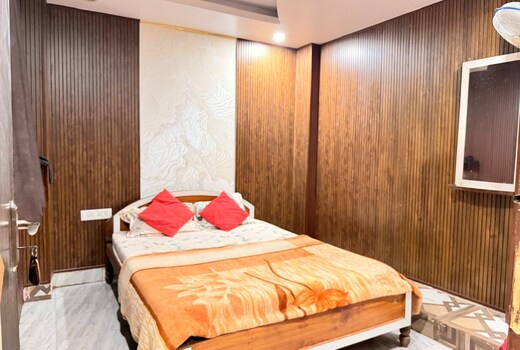 Subhadra Inn near Garib Nath Mandir