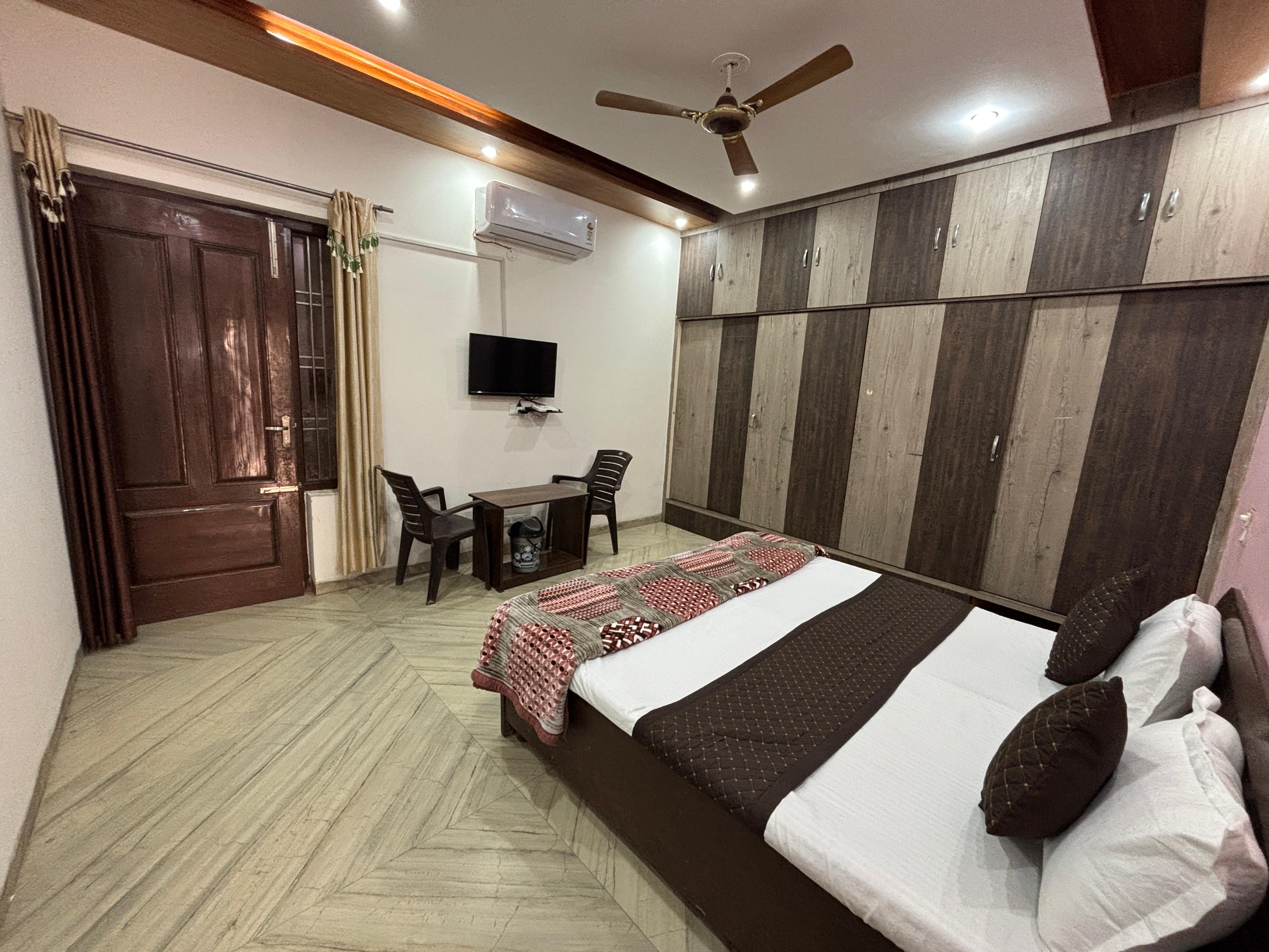 Apple Nest Villa | 500 meter from Chandigarh Railway Station - Tap to explore photos