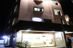 HOTEL LOTUS