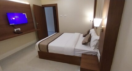 Chakravarthi Grand Room Type - Double Bed AC