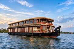 Address of Casino Luxury Houseboats