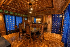 Premium Houseboat Baktoo Palace