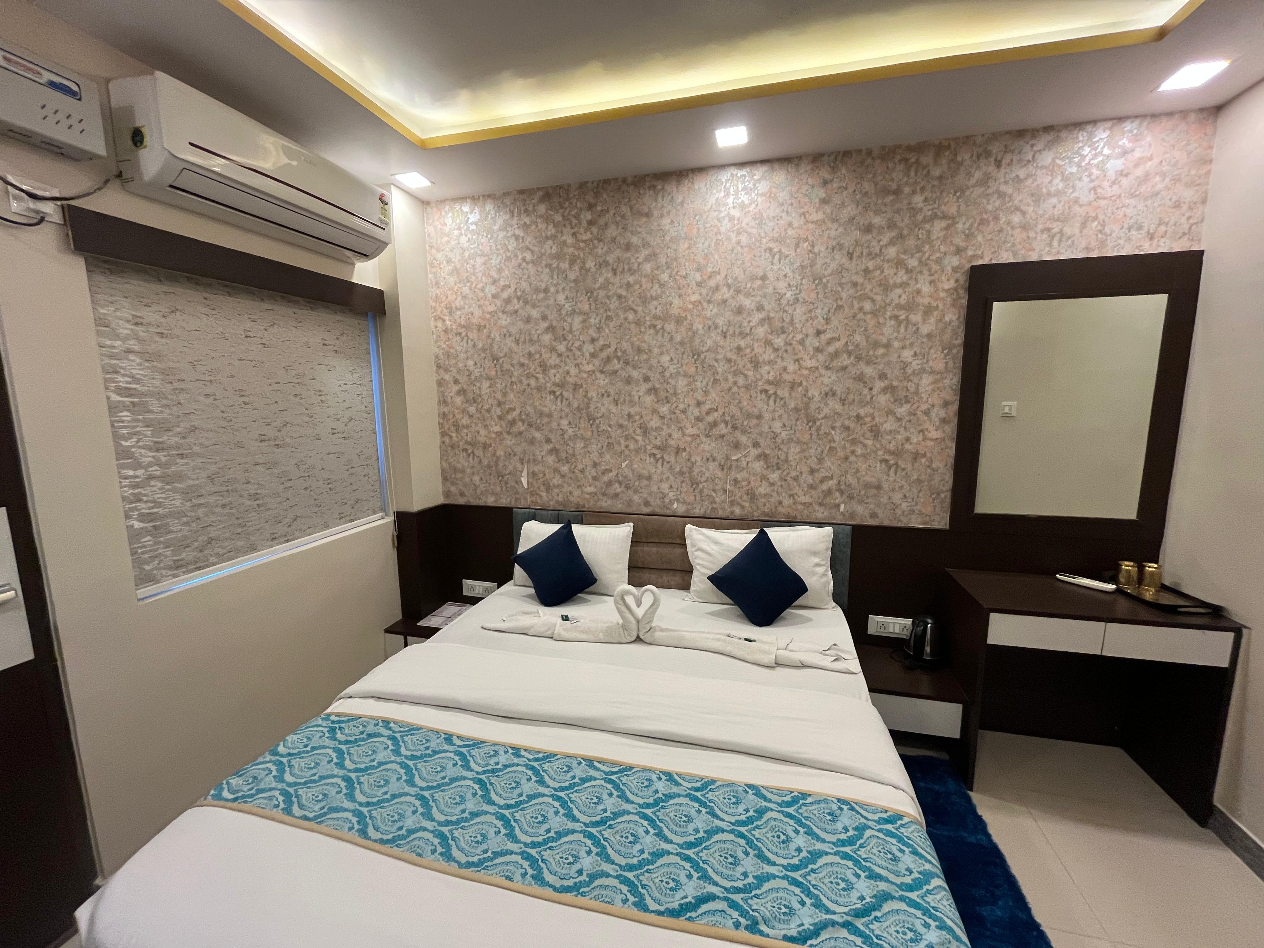 KS PAYING GUEST HOUSE - Tap to explore photos