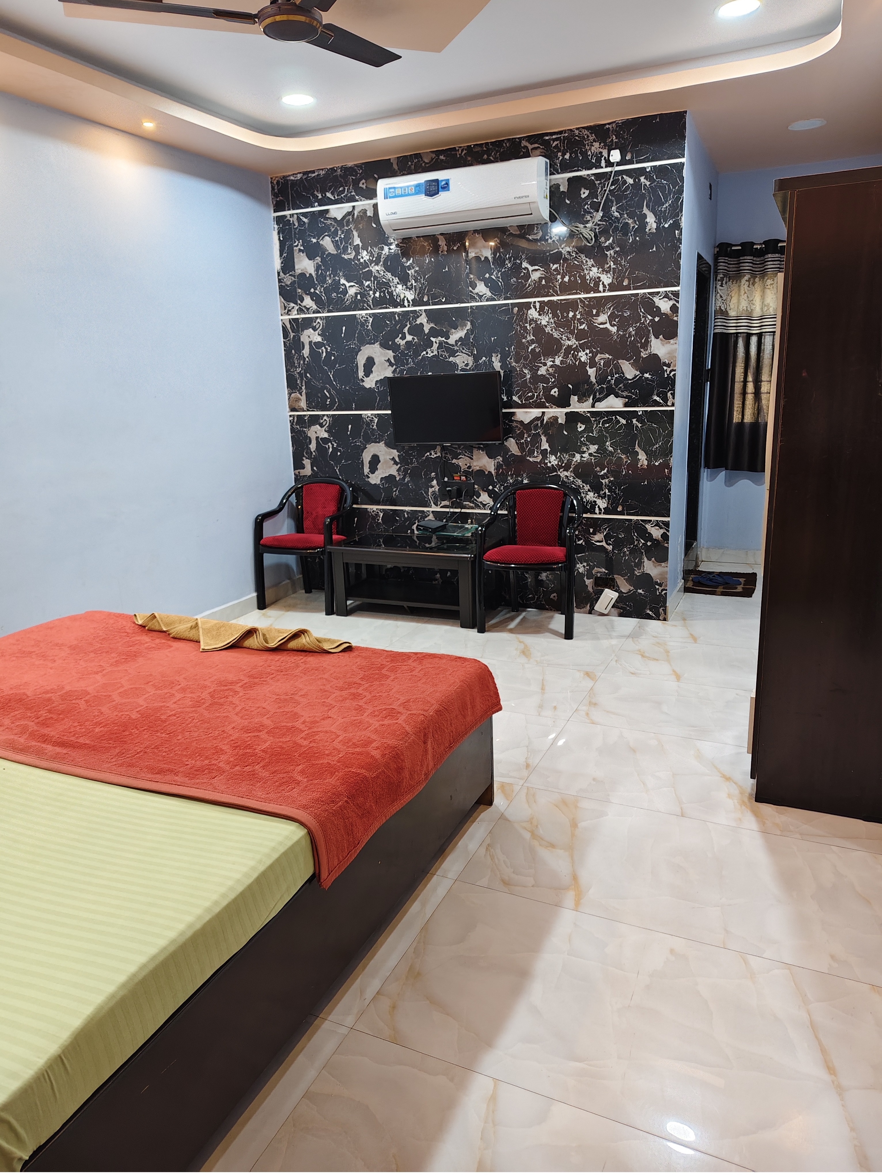 Hotel Parbati Residency - Tap to explore photos