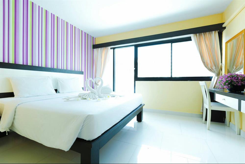 Neo Hotel Pattaya - Tap to explore photos