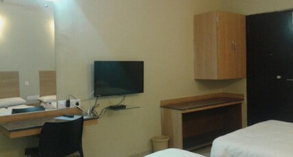 HOTEL B M SHREE RESIDENCY-Tiptur Room Type - DELUXE AC ROOM