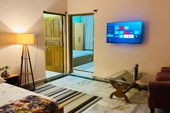 The Veerbhadra | Madhuraj Stays