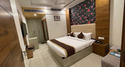 HOTEL HIMALAYAN REGENCY Room Type - Premium Room