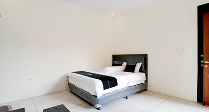 Hotel O Griya Cewang Syariah Room Type - Indonesia Deluxe Double