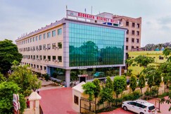 Bodhgaya Regency Hotel - 600 Metre from Mahabodhi Temple