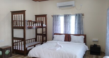 Whistling Wind Resort Room Type - Premium Quad Room