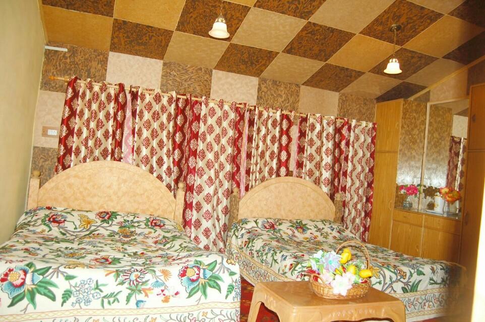 Baabul Homestay (Deluxe Room) - Tap to explore photos