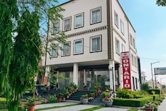 Address of hotel ontario