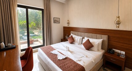 Comfort Inn Dhaliwals, Gurgaon Room Type - Suite Room (24 hours Room Service) Comfort Inn Dhaliwals, Gurgaon Room Type - Suite Room (24 hours Room Service)
