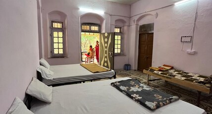 Gulshan Heritage Matheran Room Type - 5 Bed - AC Family Room - A04