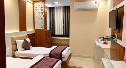 Hotel SVC Inn (Infront of Platform No.1 Railway Station) Room Type - Luxury Room with Sofa Hotel SVC Inn (Infront of Platform No.1 Railway Station) Room Type - Luxury Room with Sofa